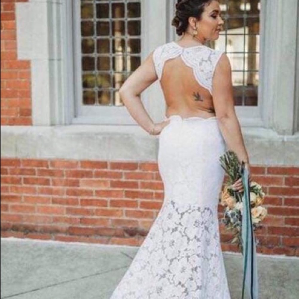 Lace wedding dress
